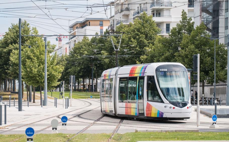 À Angers, Eiffage Route inaugure la nouvelle ligne de Tramway